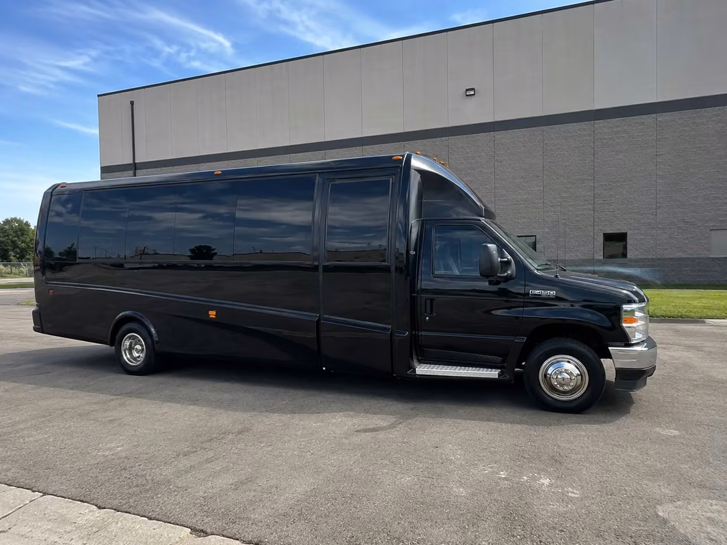 minibus rentals for richardson prom groups that want comfort without the club scene
